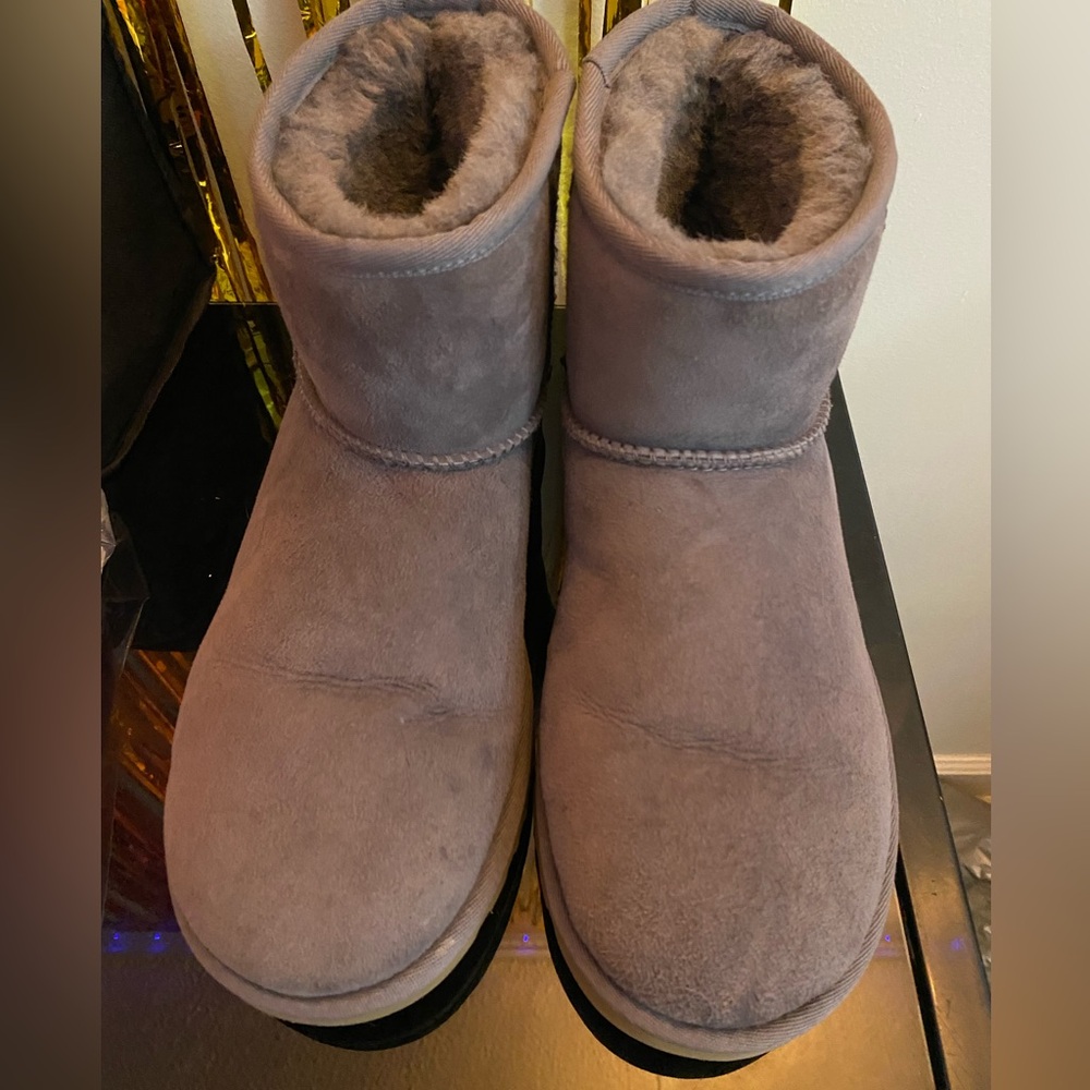 Women’s Gray Ugg Mini II Boots size 9